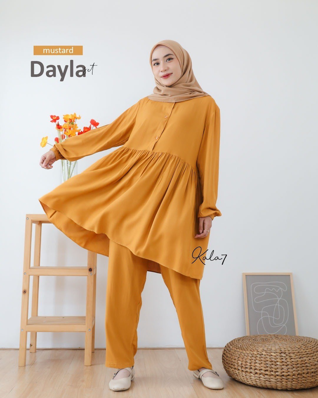 LINE_ALBUM_Dayla,Rinjani,Senja,LUIZA, Azqila,_221115_0