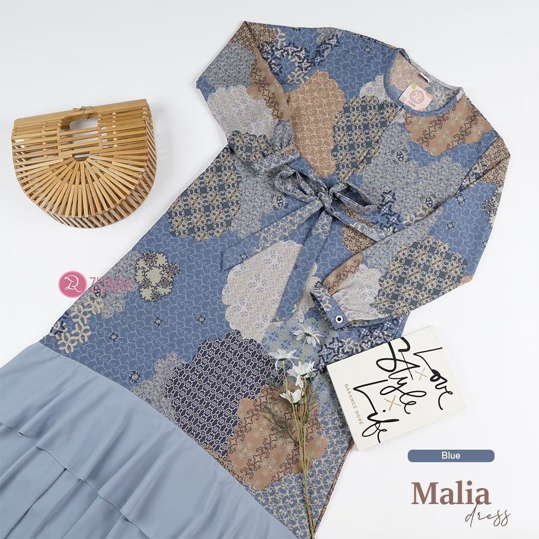 LINE_ALBUM_Belinda,Malia,Lika,Zalka_221226_4