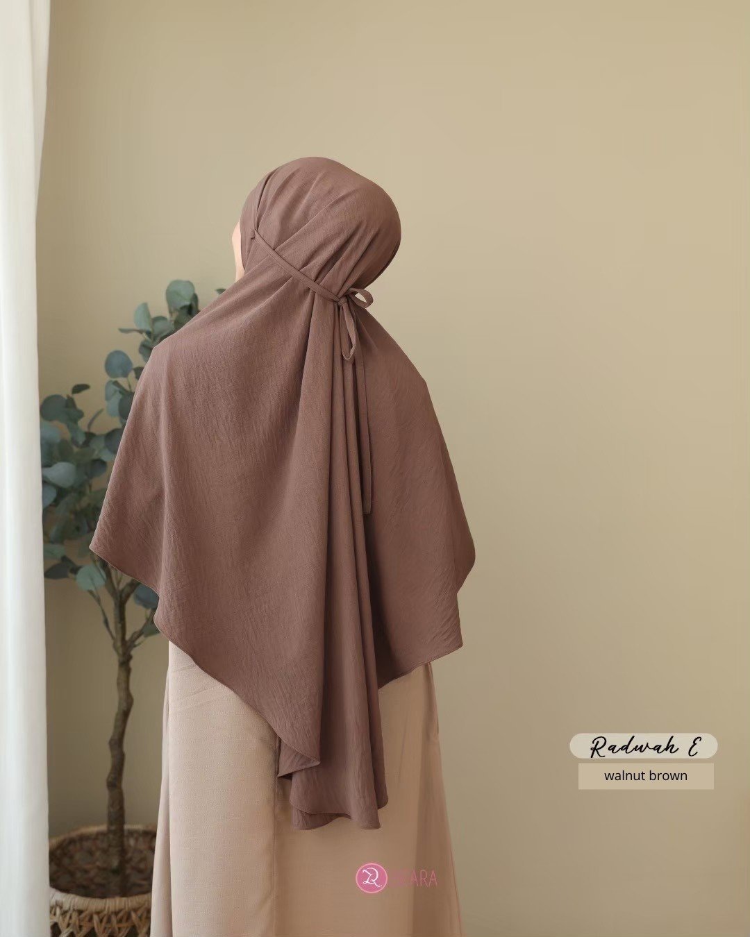 LINE_ALBUM_Rona,Rinjani,Rawnie,Rajwa,Ruzha,Rukmi,Runi,Radwah_240423_1