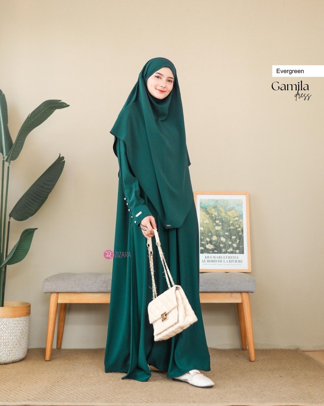 LINE_ALBUM_Gamila,Galina,Ghalia_241023_4