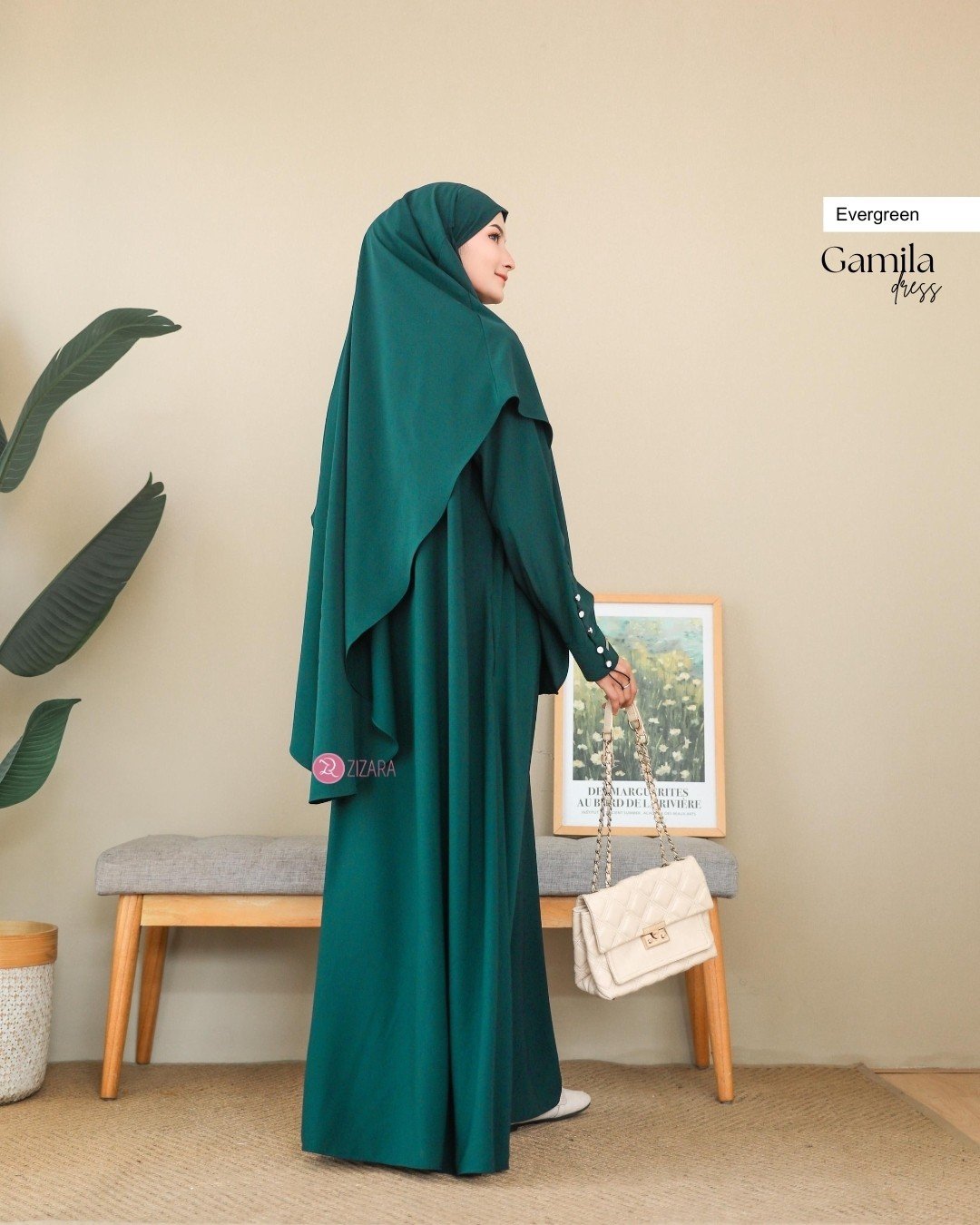 LINE_ALBUM_Gamila,Galina,Ghalia_241023_4