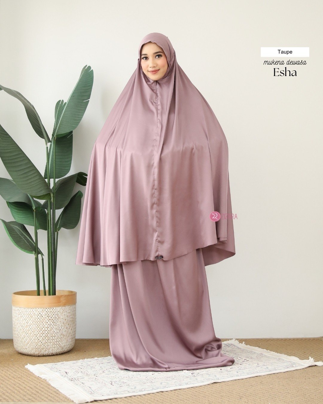 LINE_ALBUM_Esha,Emma,Erisha,Elmeera, Emira, Elma_241008_16