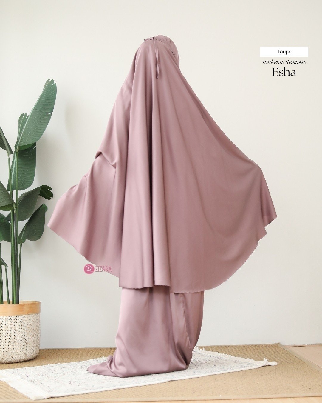 LINE_ALBUM_Esha,Emma,Erisha,Elmeera, Emira, Elma_241008_16