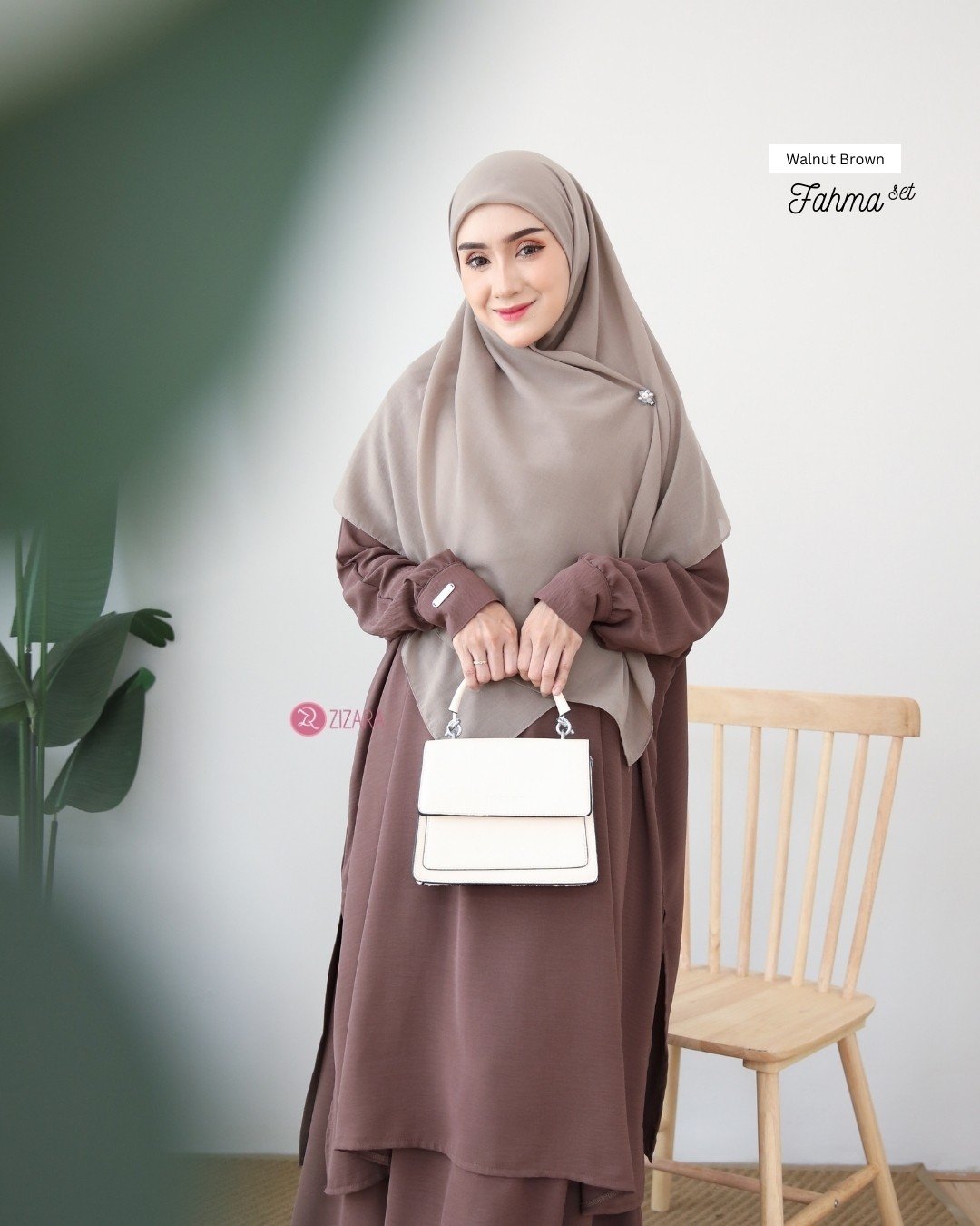 LINE_ALBUM_Fahma,Faza,Fatima_241016_15