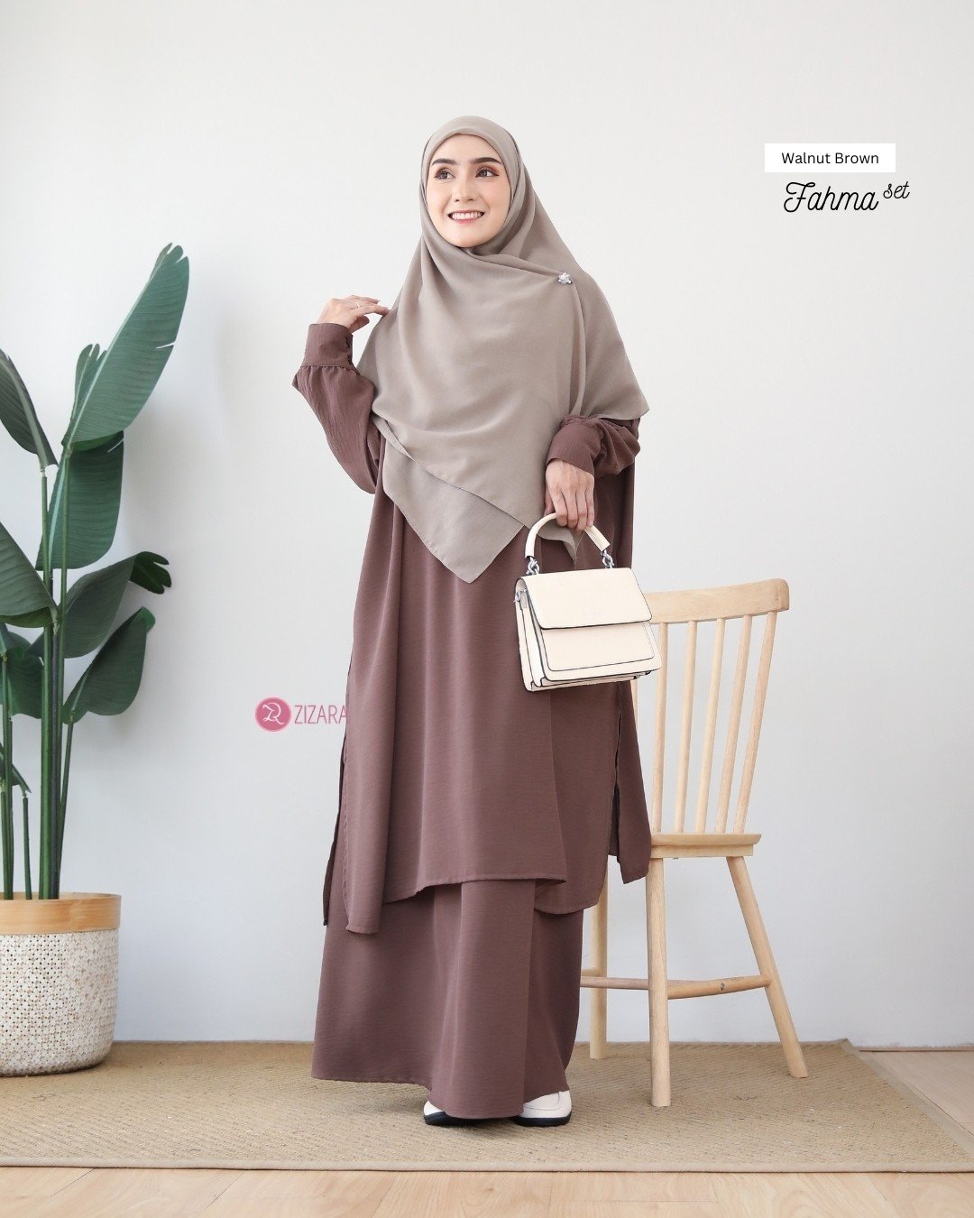 LINE_ALBUM_Fahma,Faza,Fatima_241016_15