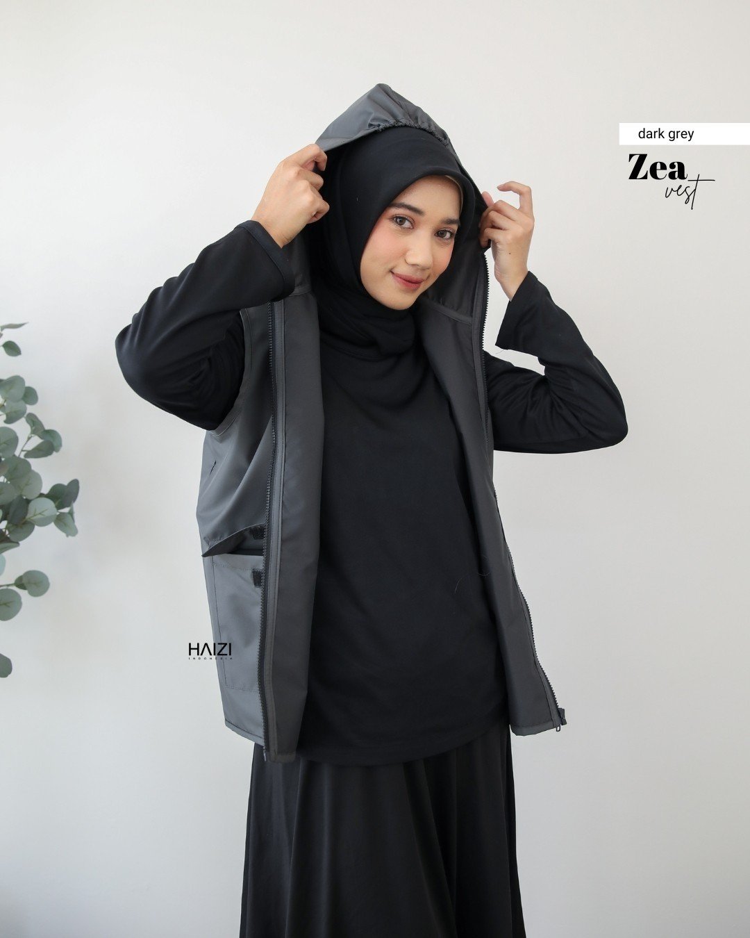 Zea Vest Dark Grey