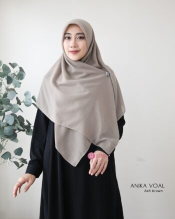 Anika Voal Ash Brown